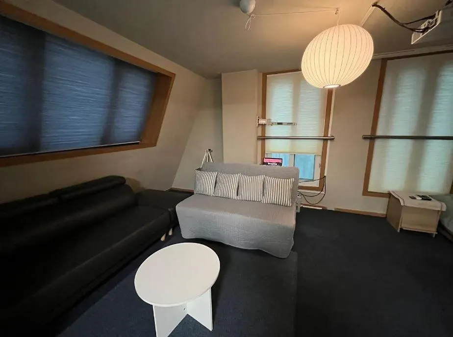 Paper - Deep Appartement Seoel 0*,